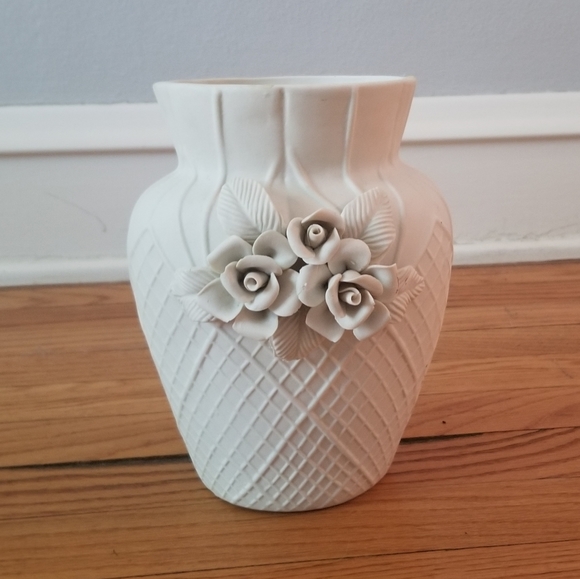 Vintage Flower Ivory Vase Boho Shabby Chic - Picture 2 of 3